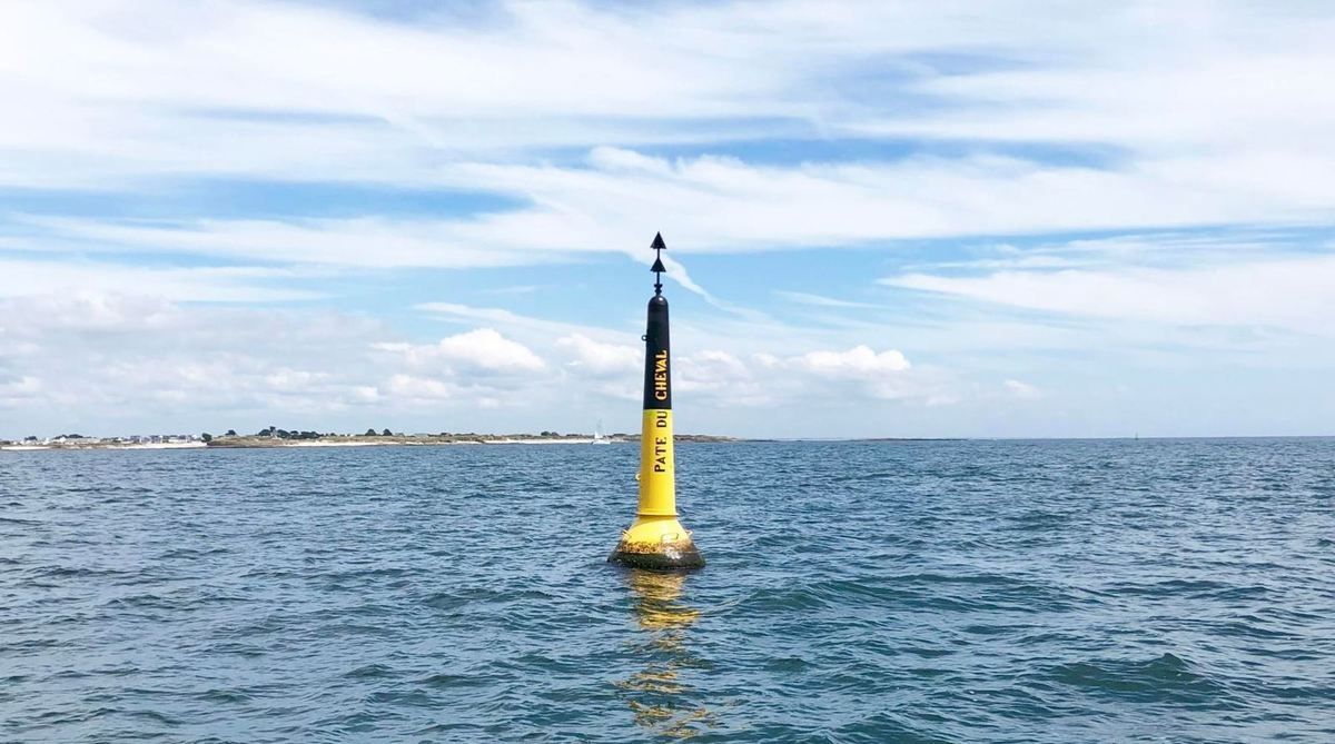 Bouée cardinale : un repère indispensable pour la sécurité en mer et en rivière